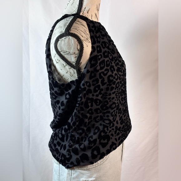 White House Black Market Fitted Black Sleeveless Tank Top 🐆🐆 - Picture 4 of 8